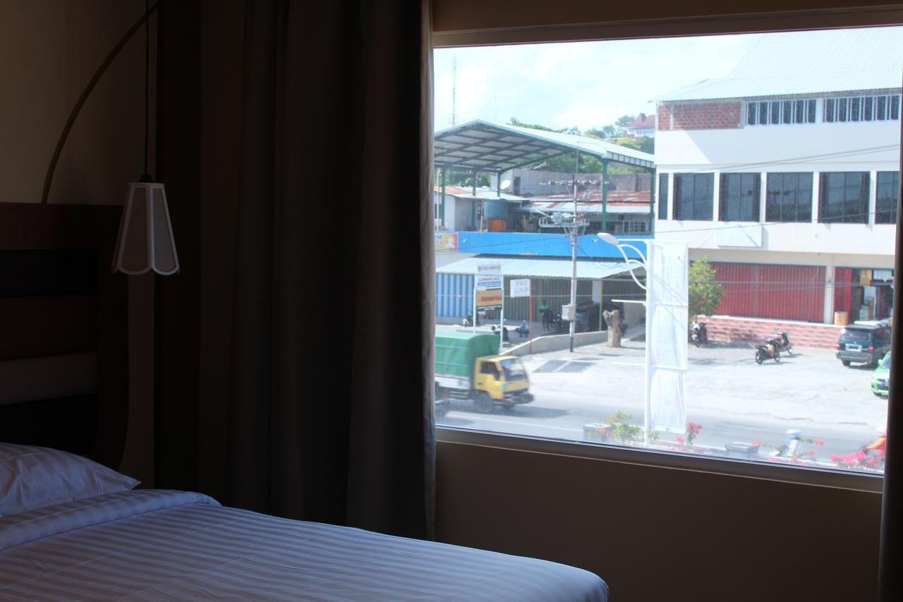 M Hotel Kupang Kupang  Dış mekan fotoğraf